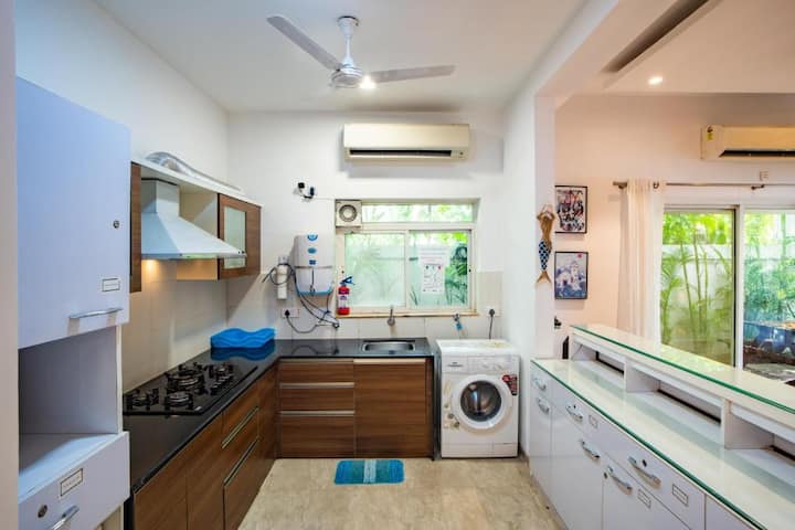 Full kitchen image 1
