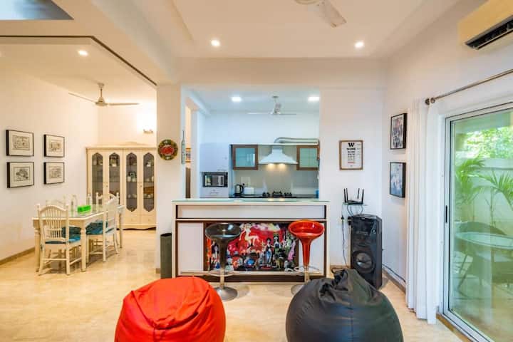 Living room image 3