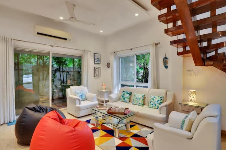 Living room image 1