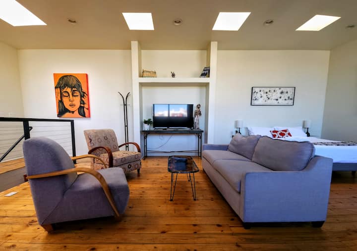 Eclectic Dt Loft W/ Urban Charm - Albuquerque, NM