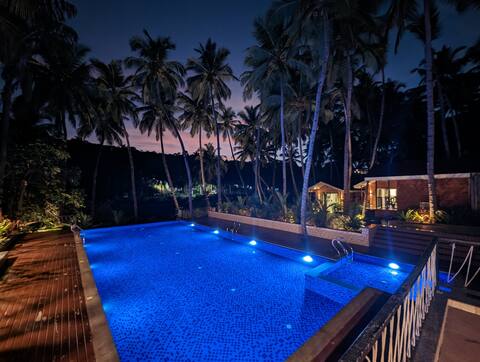 Bathtub room and swimming pool