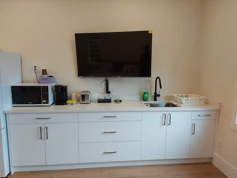 Successful Airbnb property: Self Contained Master Suite in Newton
