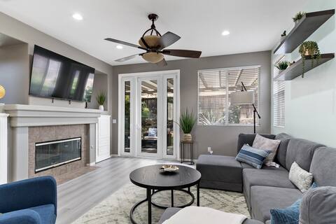 Pet friendly 4 BR Home, Perfect For Monthly Stays