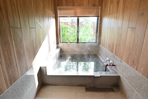 [Bettei An] Entire house for rent | Up to 12 people | 3 minutes by car to Tetsuwa Onsen | Free parki