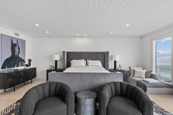 Epic Modern Malibu Beach House gallery image 3