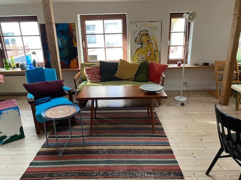 Beliebte Airbnb-Anzeige: Loft in the List in List