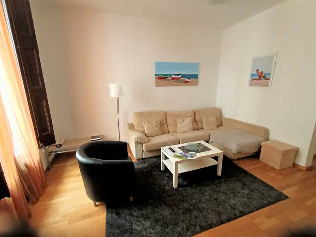 Plaza Real 3 double BR quiet; HUTB: 001510-95 gallery image 2
