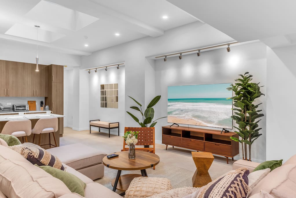 Huge 3 bedroom 2 bathroom Apartment in Chelsea