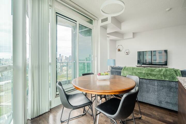 RivetStays – Elite 2 Bedroom by Fort York gallery image 2