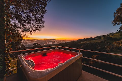 Mountain House Volcano-jacuzzi-breakfast-farm-view