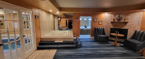 Dove Beach Swimming Pool Suite with Jacuzzi