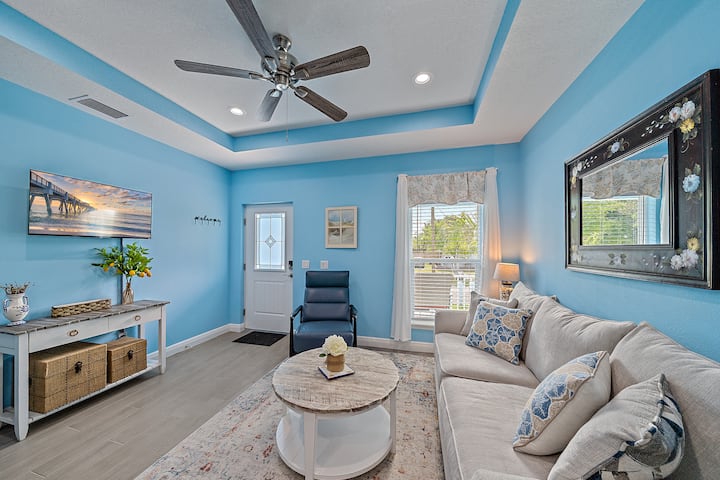 Historic Themed Cottage Punta (No Cleaning Fee) - Punta Gorda, FL