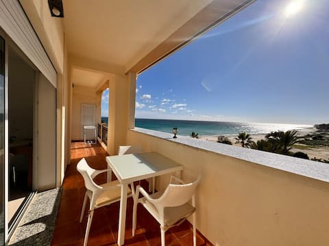 Appartement 2 ch. vue sur mer et pieds dans l'eau.