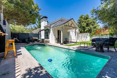 Casa Espectacular with Jacuzzi in Barrio el Golf