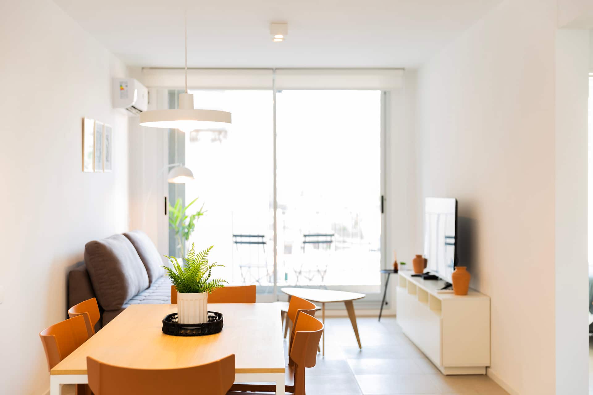 Apartment with pool in Monserrat