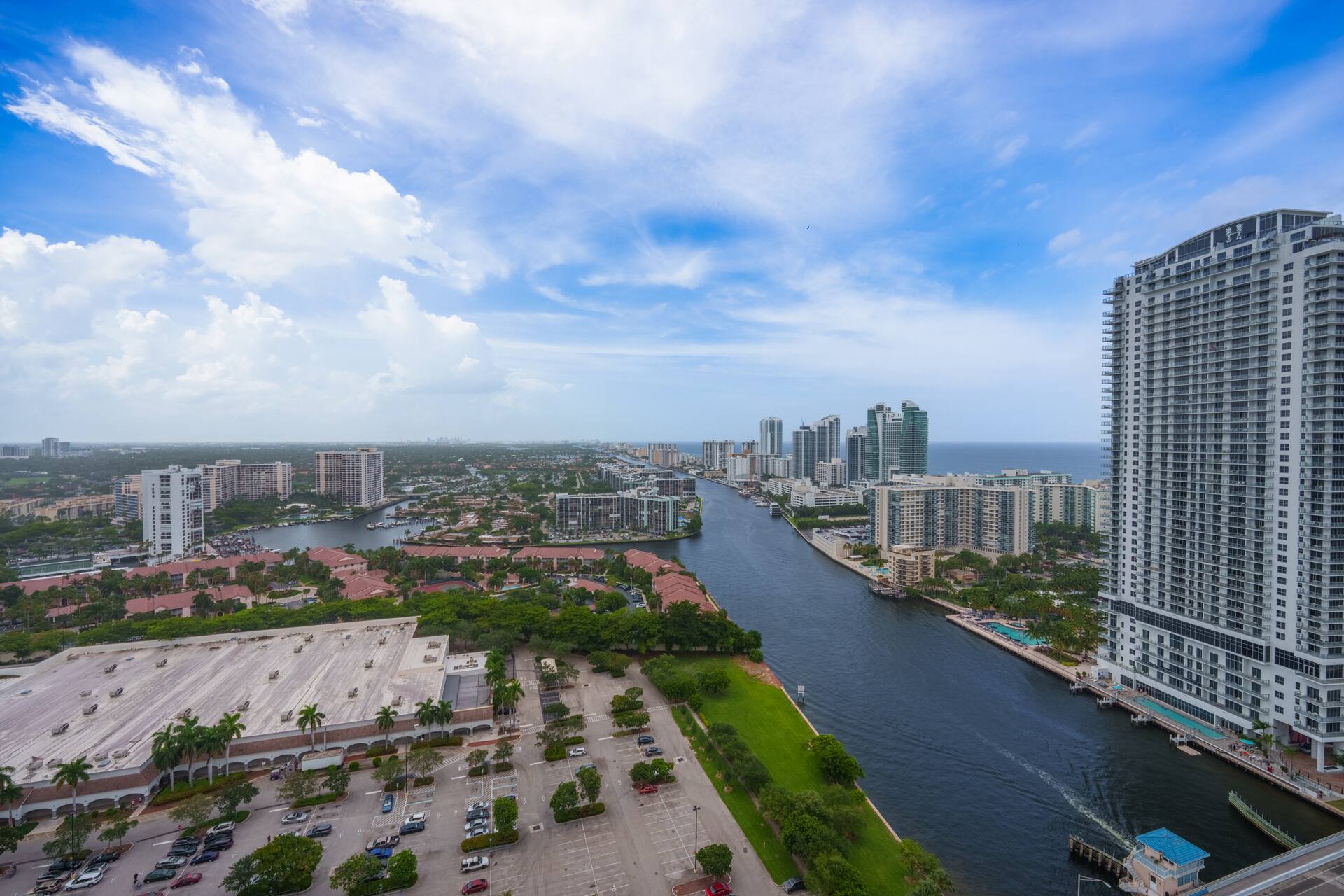BeachWalk Resort penthouse 2 bed 2 bath 31 floor