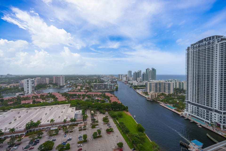 BeachWalk Resort penthouse 2 bed 2 bath 31 floor — photo 1