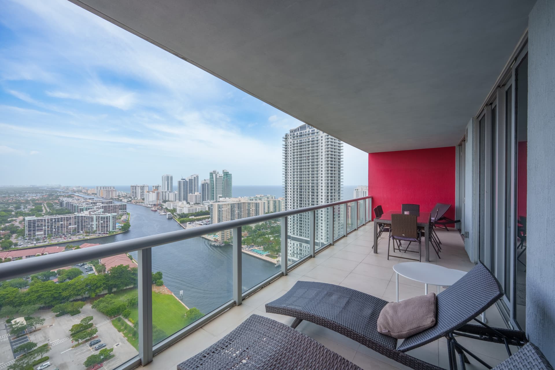 BeachWalk Resort penthouse 2 bed 2 bath 31 floor — photo 3