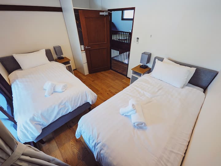 Habitación 2: dos camas individuales