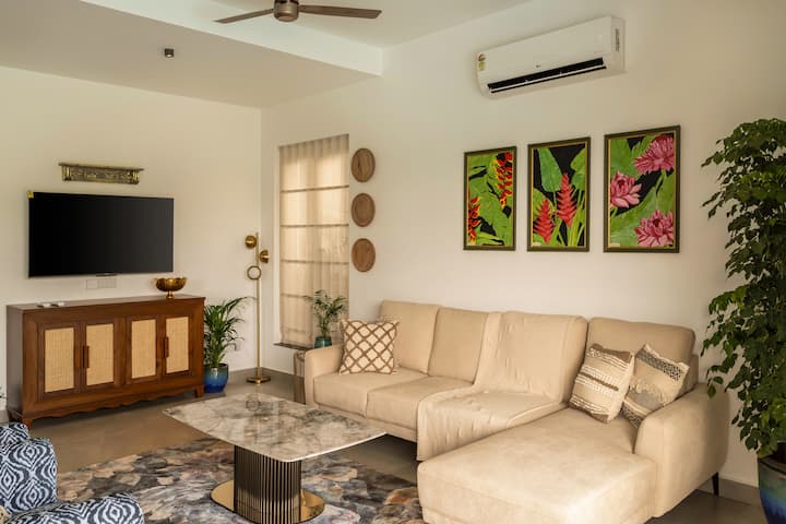 ✨This cozy corner blends earthy textures with bold tropical accents and plush comfort.
Stream your favourites, sip something cool and sink into laid-back Goan luxury✨