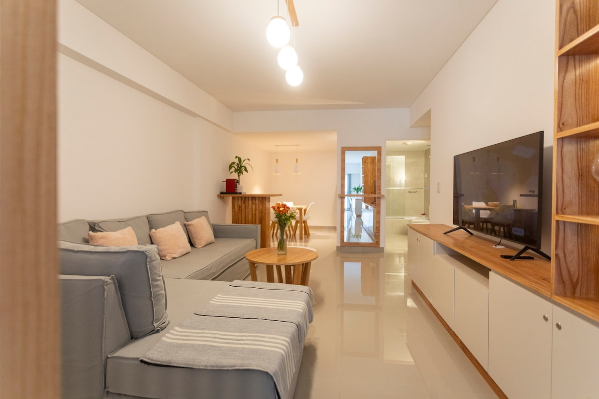 Popular Airbnb listing: Paseo de la Cisterna (Cisterna Walk) in Monserrat