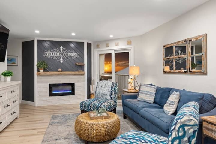 Beach Condo With Sunset Views - Indian Rocks Beach, FL