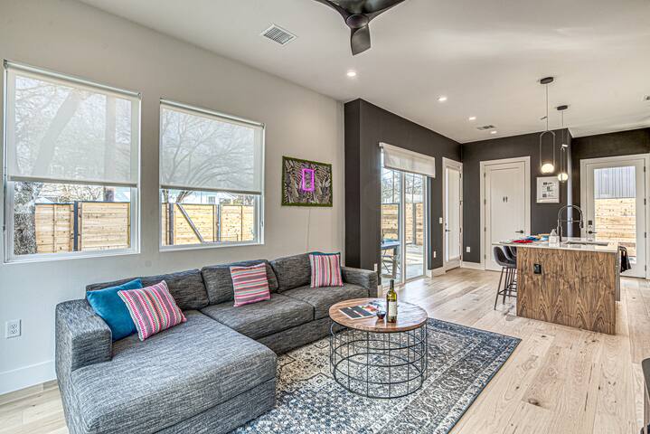 Dip into the 512! Custom Built w/Pool Blocks to DT gallery image 3