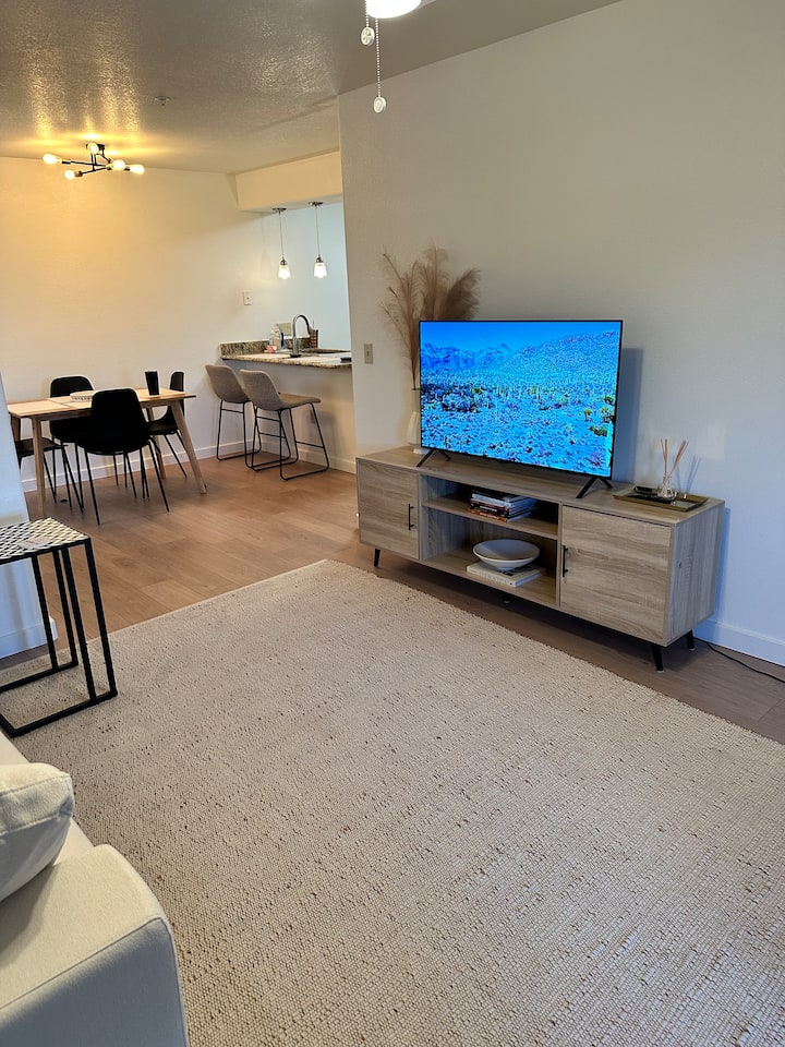 Condo Near Ventana Canyon - United States