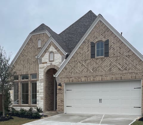 IowaColony Spacious Contemporary, Cute&Cozy Ranch