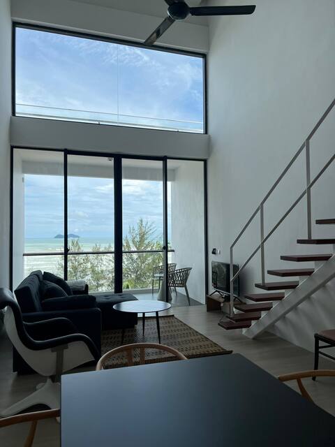 Lighthouse @ Roxy Sematan Apartment