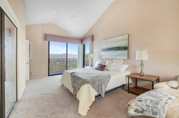 The Swan- Serene & Enormous w Views Bar Gameroom gallery image 2