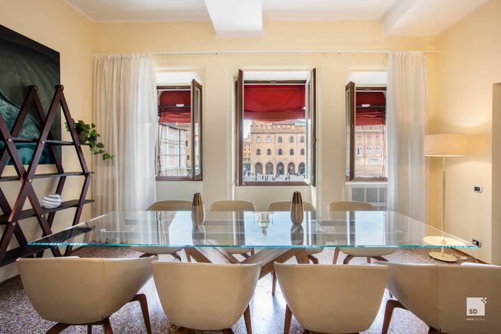 Urbanicooh Garisenda – Piazza Maggiore View gallery image 4