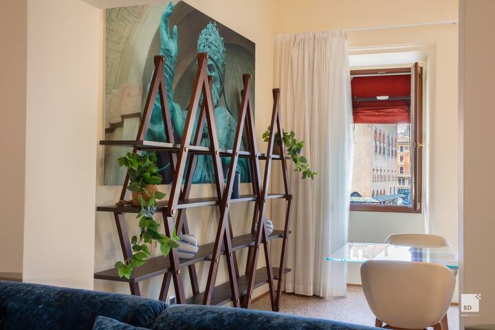 Urbanicooh Garisenda – Piazza Maggiore View gallery image 3