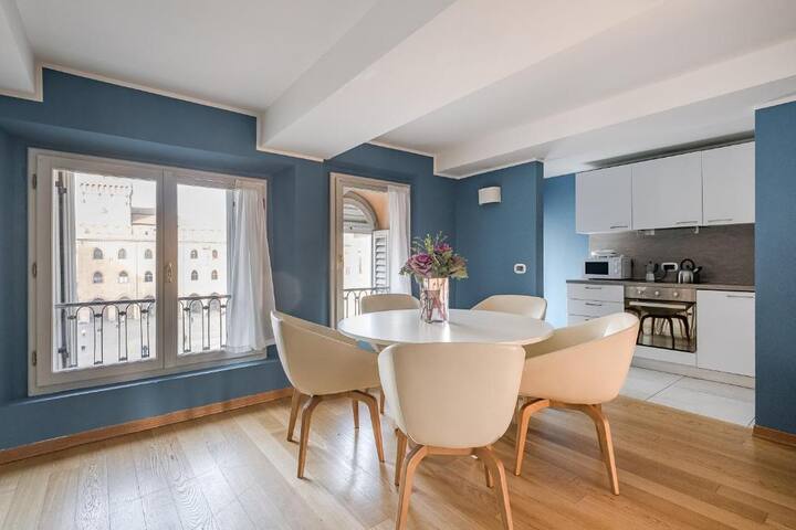 Urbanicooh Asinelli – Piazza Maggiore View gallery image 5