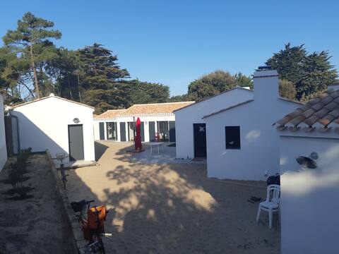 New villa 2 steps to the beach