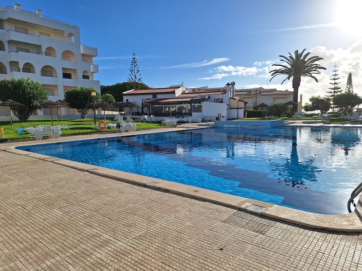Apartamento Espaçoso Com Piscina - Porches