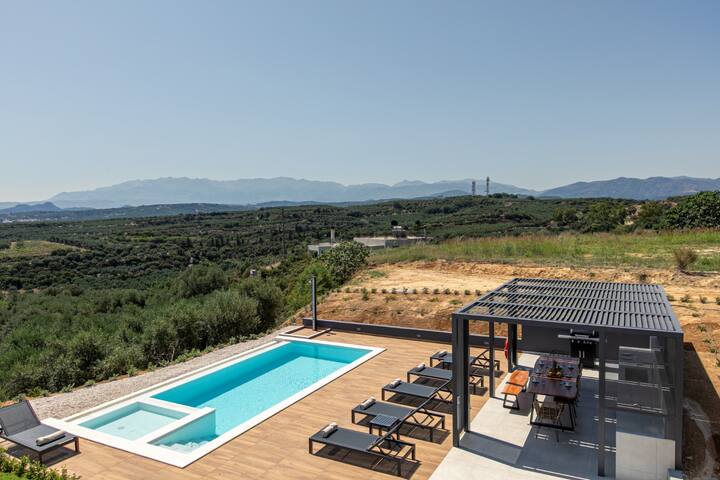 Lux villa 20 sleeps*2 Pool* Sea view*8 Bedrooms gallery image 5