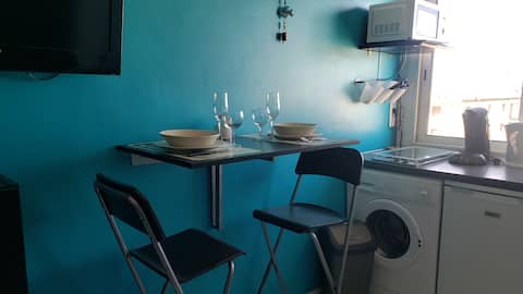 Airbnb performant: Seaside studio in residence 50 m from the beach à Canet En Roussillon
