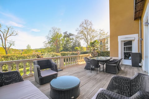 Spacieux 10 couchages, piscine intérieure & jardin