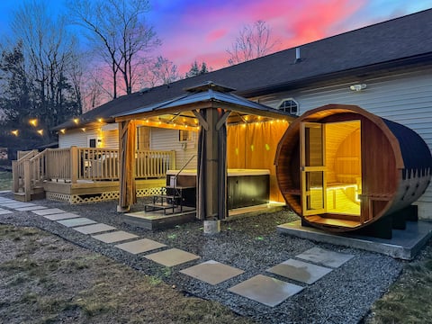 Farmhouse Oasis: Sauna, Hot Tub, Game Room, EV