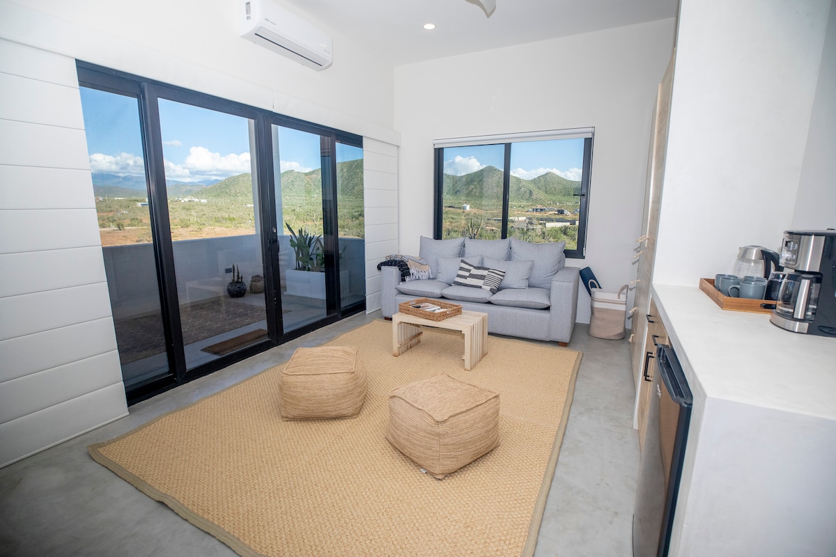 las vistas de las montañas desde esta habitación son fanominales. 