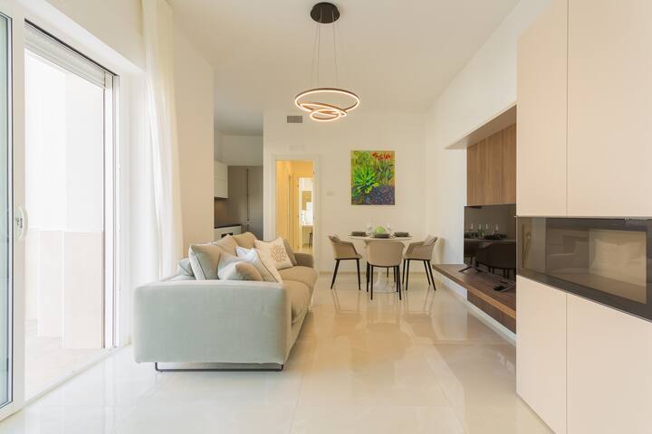 Palazzo Lux Stays 3 Marina, Pool, Beach, Centre gallery image 4