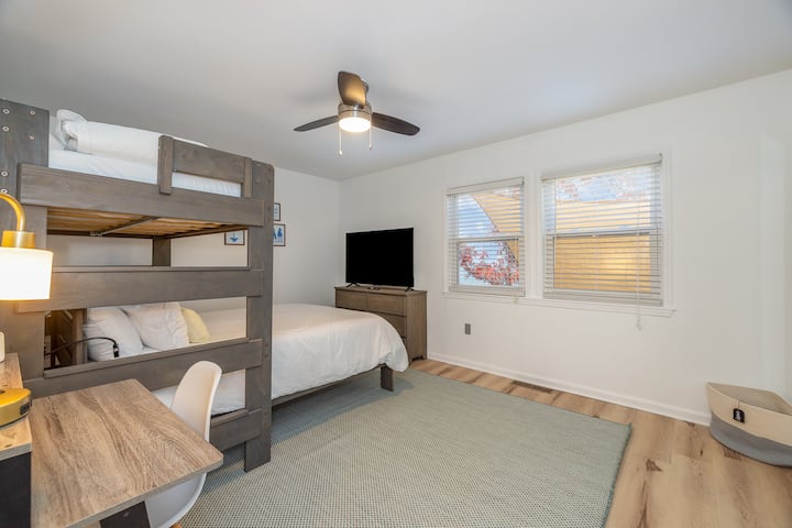 Ideal for children or larger family gatherings, this room offers a smart TV and dedicated workspace. 

North Myrtle Beach - Ocean, Beaches, Pool, Family, Golf, Homes, Condo’s, Private

