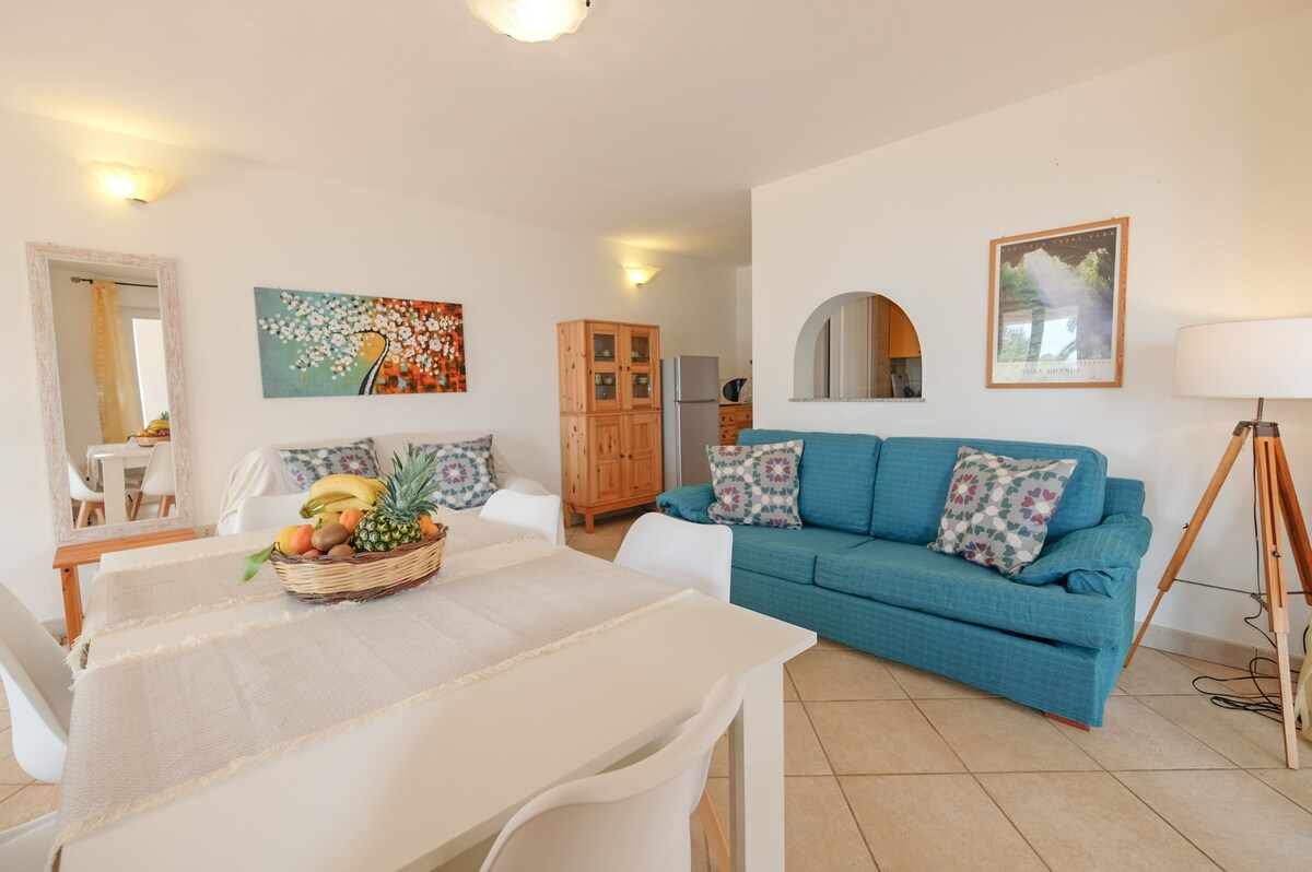 Салон с гледка към океана