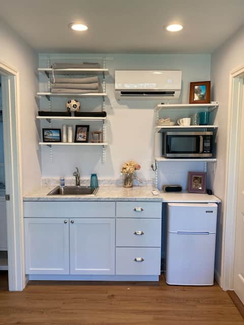 Top Airbnb: Private Guest House by airport - Casita Tranquilo in North Central