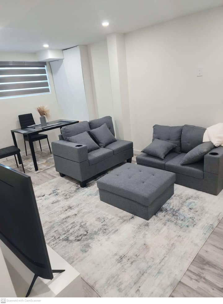 Cozy & Private Entire Basement - Winnipeg