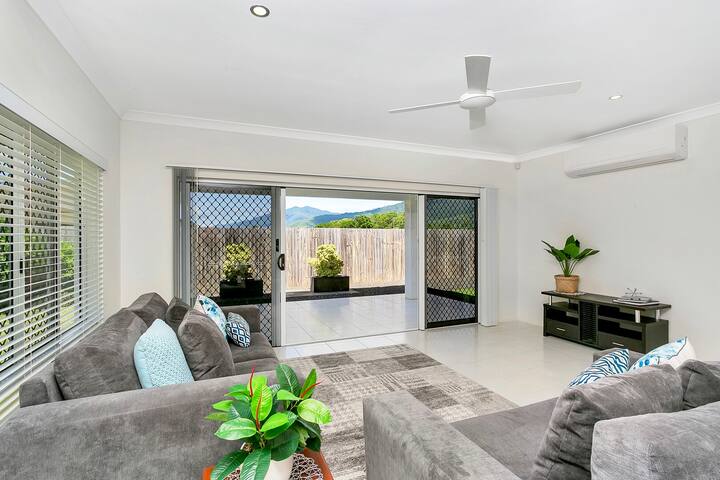 House In Smithfield Qld - Cairns