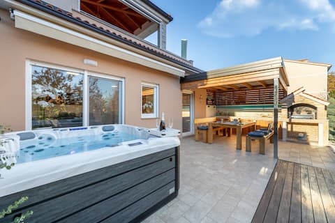 Holiday Apartment Taja With Jacuzzi