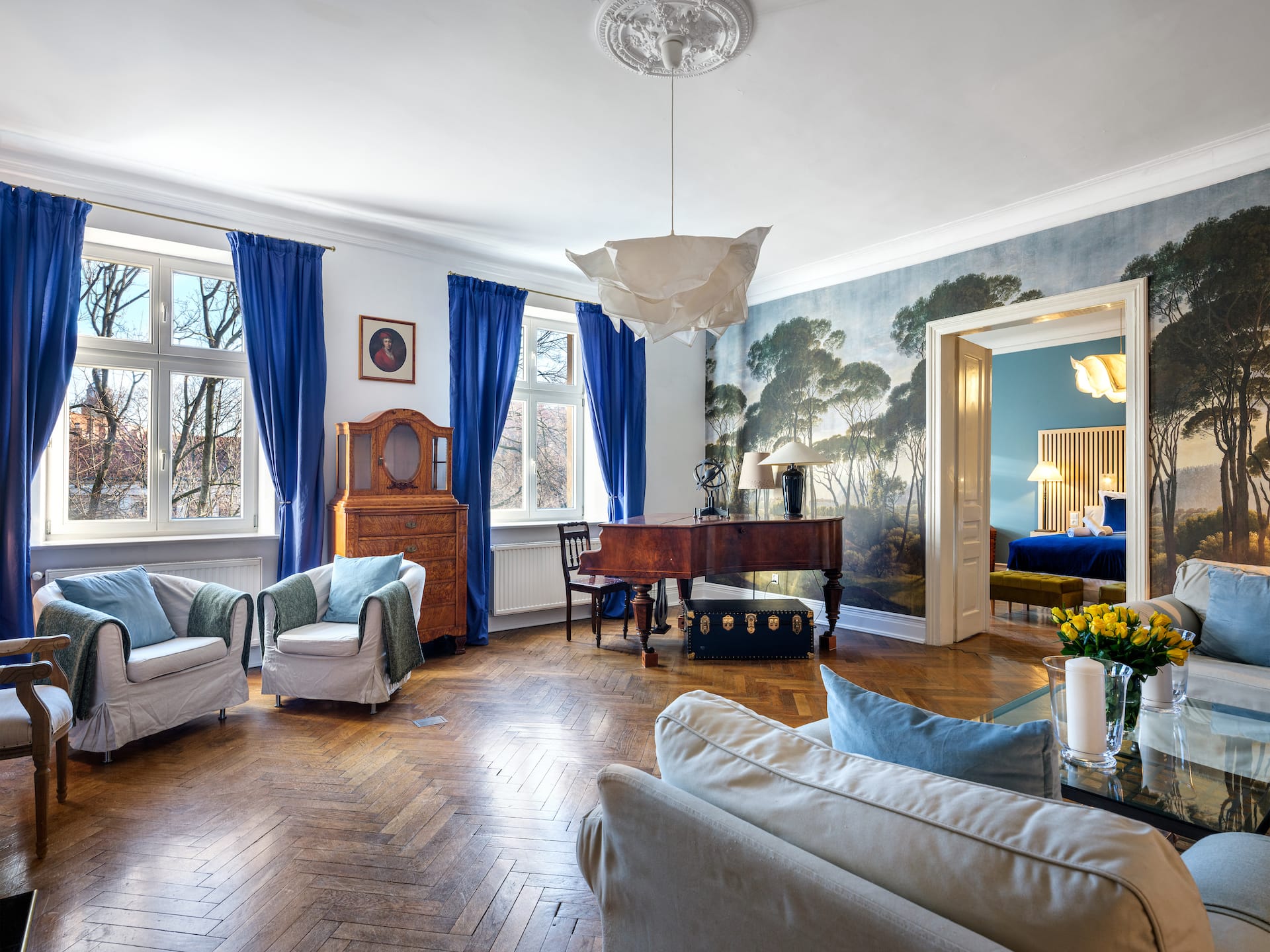 Royal apartment by Tyzenhauz