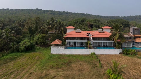 12BR Villa with Field View, Prefect for Big Groups